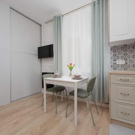 アパート Stylish For 4 People Near The Theatre In By Renters ワルシャワ