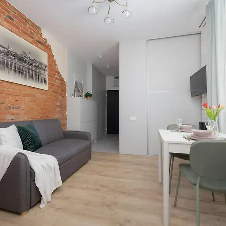 アパート Stylish For 4 People Near The Theatre In By Renters ワルシャワ