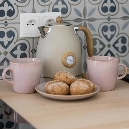 Stylish For 4 People Near The Theatre In By Renters ワルシャワ