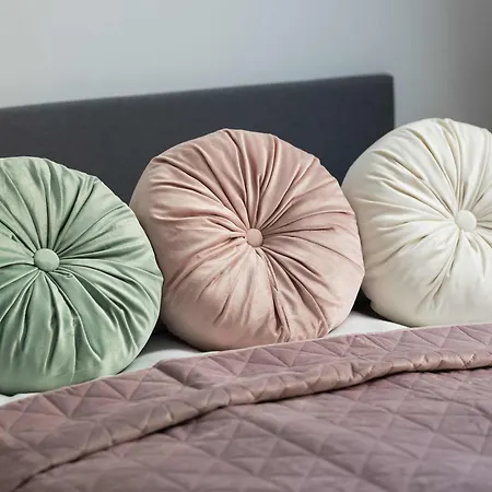 Stylish For 4 People Near The Theatre In By Renters ワルシャワ