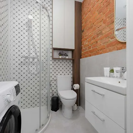 Stylish For 4 People Near The Theatre In By Renters アパート ワルシャワ